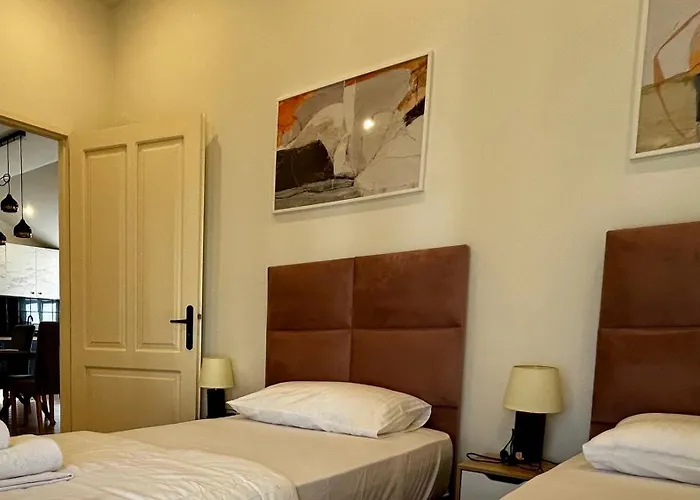 άνετο και πολυτελές οροφοδιαμέρισμα 2