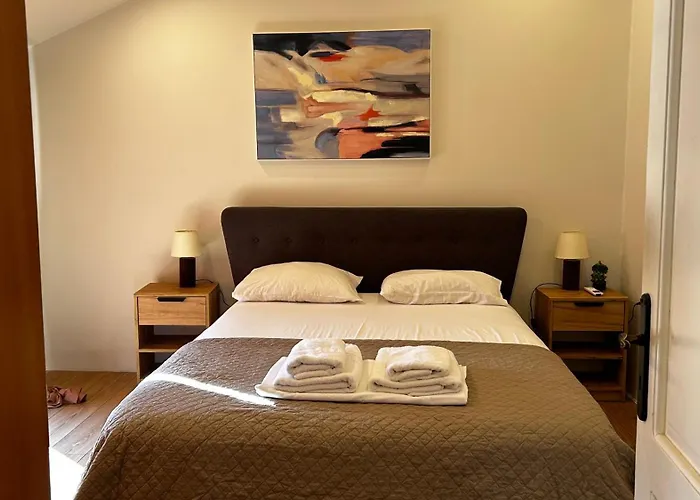 άνετο και πολυτελές οροφοδιαμέρισμα 2 *