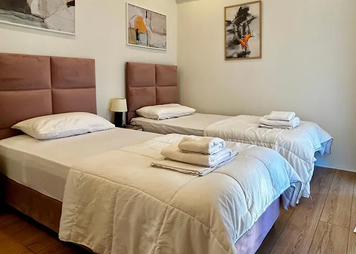 άνετο και πολυτελές οροφοδιαμέρισμα 2 Apartment *