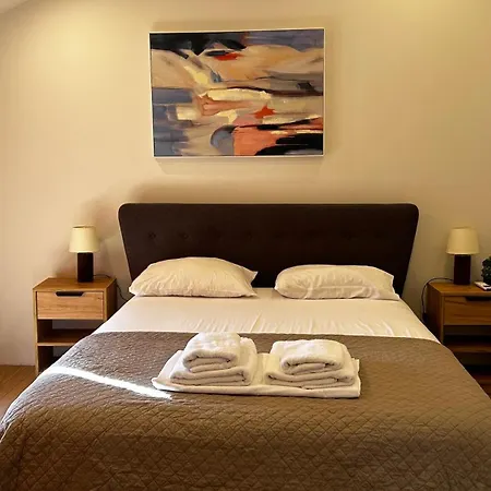 άνετο και πολυτελές οροφοδιαμέρισμα 2 *